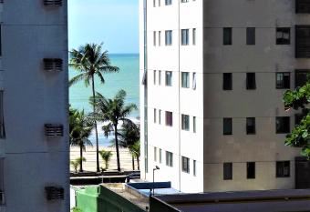 Apto de 4 quartos-a uma quadra da praia de Boa Viagem has Balcony rooms