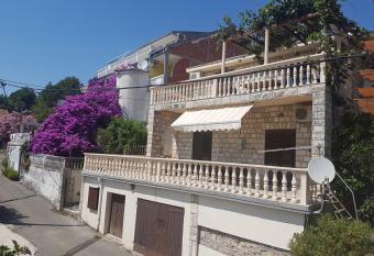 Apartments Grispolis has Balcony rooms