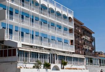 Hotel Tolo allows 18 year olds to book a room