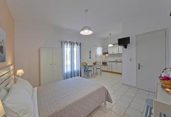 Letta s Apartments has Balcony rooms