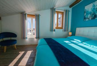 Chez Constance allows 18 year olds to book a room