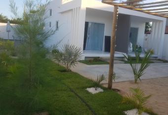 Casa Blanca allows 18 year olds to book a room