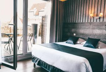 H  tel de la Baie de Wissant has Balcony rooms