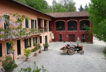 Cascina Sant Eufemia has Balcony rooms