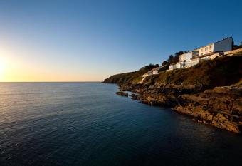 Cliff House Hotel has Balcony rooms
