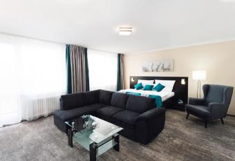 Hotel Crystal allows 18 year olds to book a room