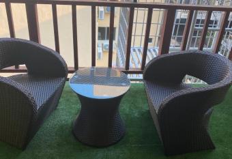 Jomtien Beach Hostel & Guesthouse has Balcony rooms