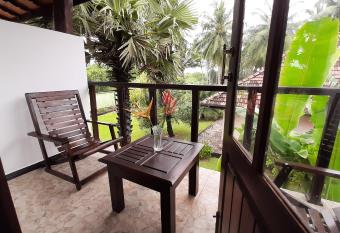 Bandulas Beach House allows 18 year olds to book a room