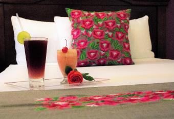 Hotel Plaza Campeche allows 18 year olds to book a room