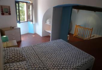 Cal Jordi has Balcony rooms