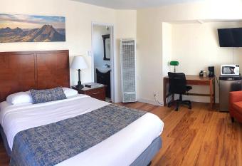 Sunbeam Motel allows 18 year olds to book a room