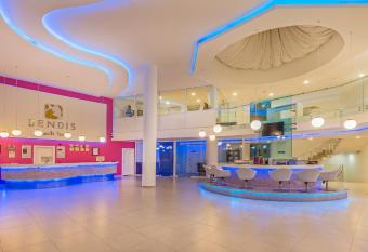 Bendis Beach Hotel has Balcony rooms