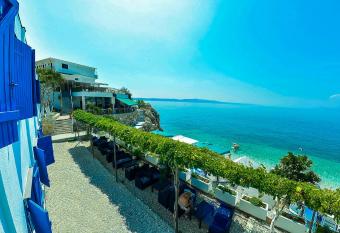 Beach Hotel has Balcony rooms