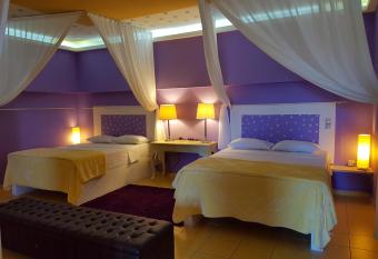 the golden brown luxury guesthouse has Balcony rooms