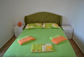 Apartments Coso Zlatne njive bb has Balcony rooms