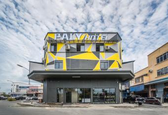 Paly Hotel has Balcony rooms