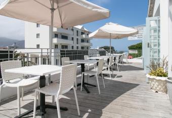 Zzzone Boutique Hostel allows 18 year olds to book a room