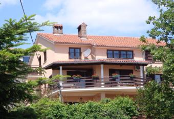 Villa Lina has Balcony rooms