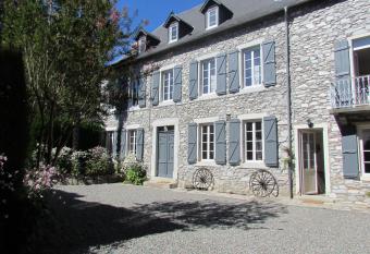 Le domaine des 3 marmottes Chambres d  h  tes allows 18 year olds to book a room