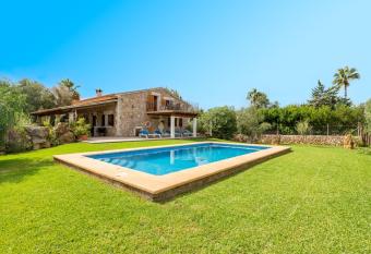 Can Miquel has Balcony rooms