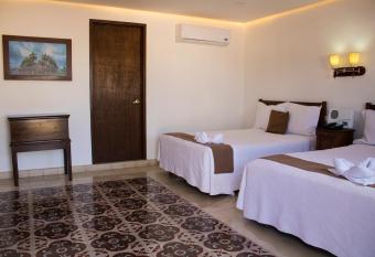 El Navegante allows 18 year olds to book a room