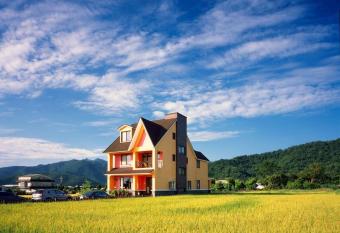 Orange Castle has Balcony rooms
