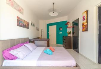 Lime Apartment Heraklion allows 18 year olds to book a room