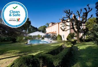 Vila Duparchy has Balcony rooms