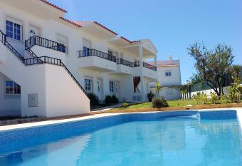 One bedroom appartement with city view shared pool and enclosed garden at Albufeira 2 km away from the beach has Balcony rooms