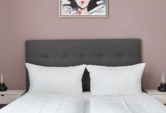 limehome Dresden Tannenstra  e allows 18 year olds to book a room