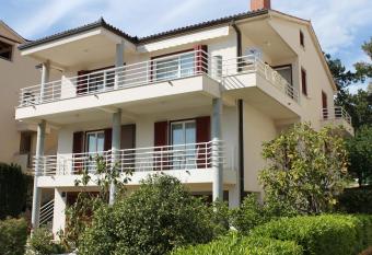 Apartments Vila Marica has Balcony rooms