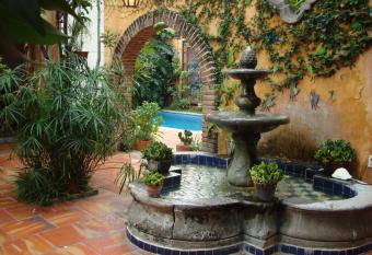 Casa Tlaquepaque has Balcony rooms