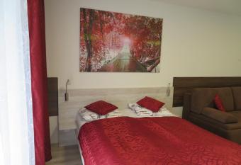 Apartm  n Bohemia has Balcony rooms