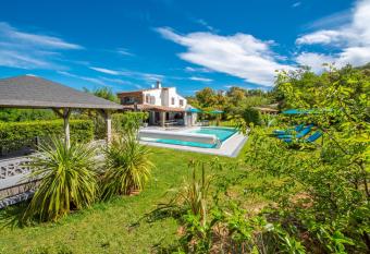 Le Joyau du Golfe de St Tropez has Balcony rooms