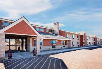 AmericInn by Wyndham Ironwood allows 18 year olds to book a room