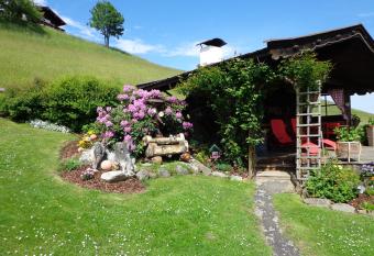 Landhaus Aigner has Balcony rooms