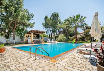 St. George Villa has Balcony rooms