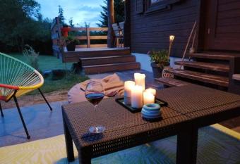 Le Num  ro 12 allows 18 year olds to book a room