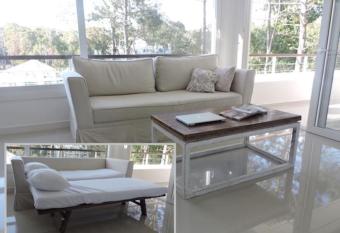 Departamento en Greenpark has rooms with a private hot tub