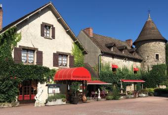 Manoir Henri IV allows 18 year olds to book a room