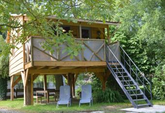 LES GITES INSOLITES DE LA CASCADE has Balcony rooms