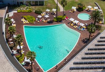 Aqualuz Troia Mar & Rio Hotel by The Editory allows 18 year olds to book a room