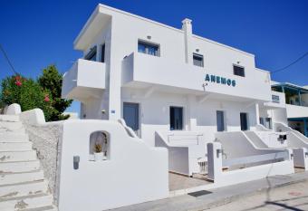 Anemos Studios has Balcony rooms
