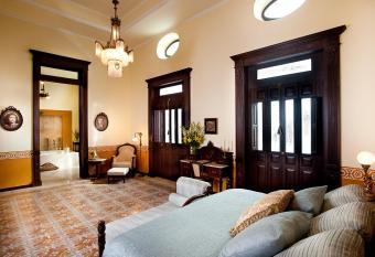 Casa Azul Monumento Historico has rooms with a private hot tub