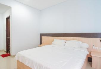 RedDoorz near Muaya Beach Jimbaran allows 18 year olds to book a room