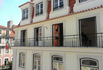 Vistas de Lisboa Hostel has Balcony rooms