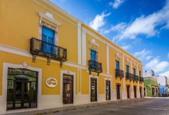 Hotel Plaza Colonial allows 18 year olds to book a room