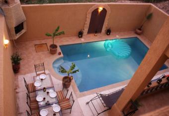 Chernaki Surf Experience has Balcony rooms