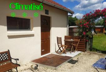 Tranquillit   & ind  pendance au coeur de la sologne has Balcony rooms