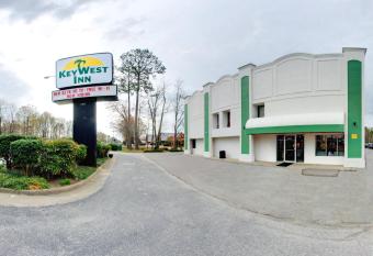 Key West Inn - Newport News has Smoking rooms